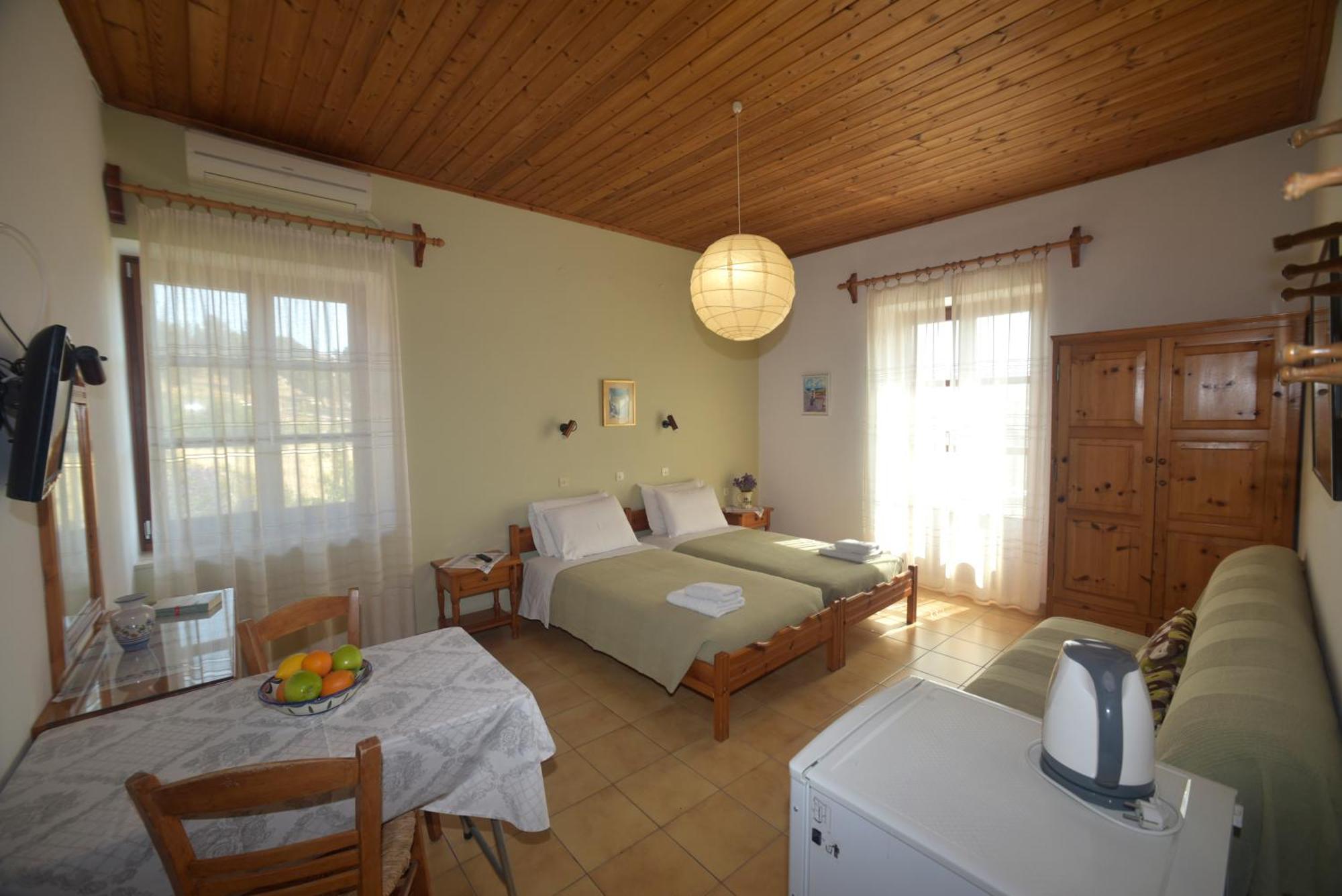 Evanthia Toroz Rooms & Studios Μήθυμνα Εξωτερικό φωτογραφία
