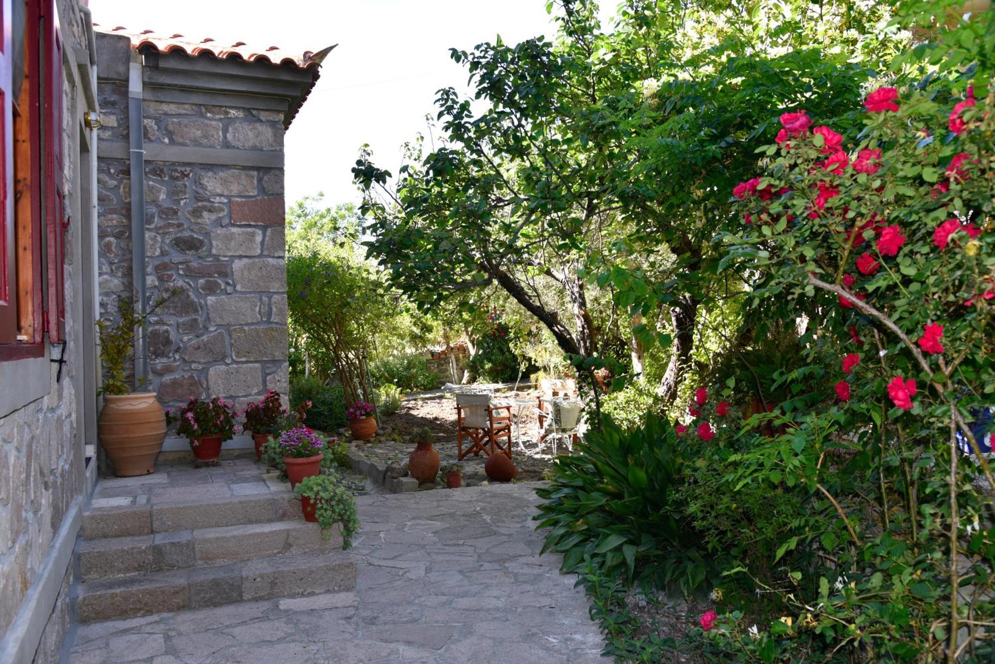Evanthia Toroz Rooms & Studios Μήθυμνα Εξωτερικό φωτογραφία